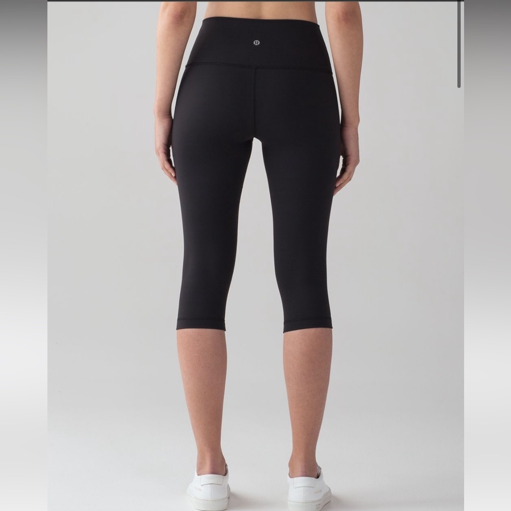 Lululemon Wunder Under Hi-Rise 1/2 Tight 17” - Size 6